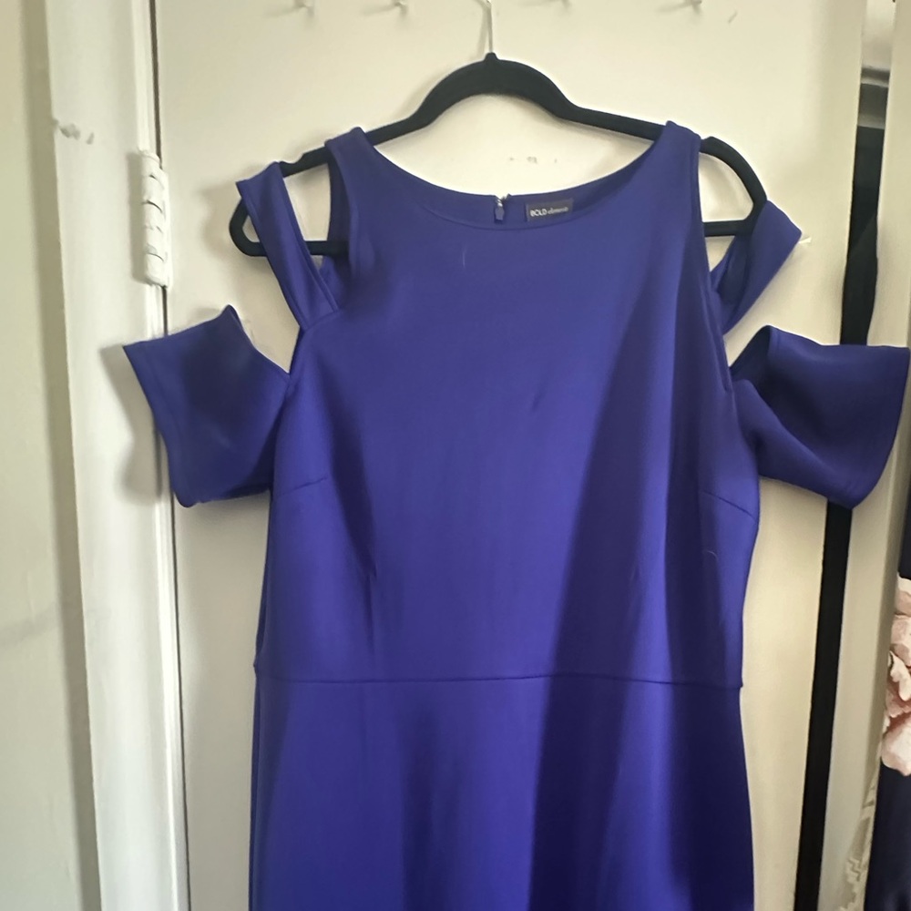 BOLD elements Royal Blue Cold-Shoulder Midi Dress